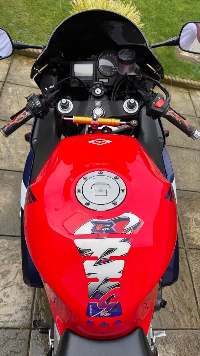 Honda CBR 2001 - Image 2