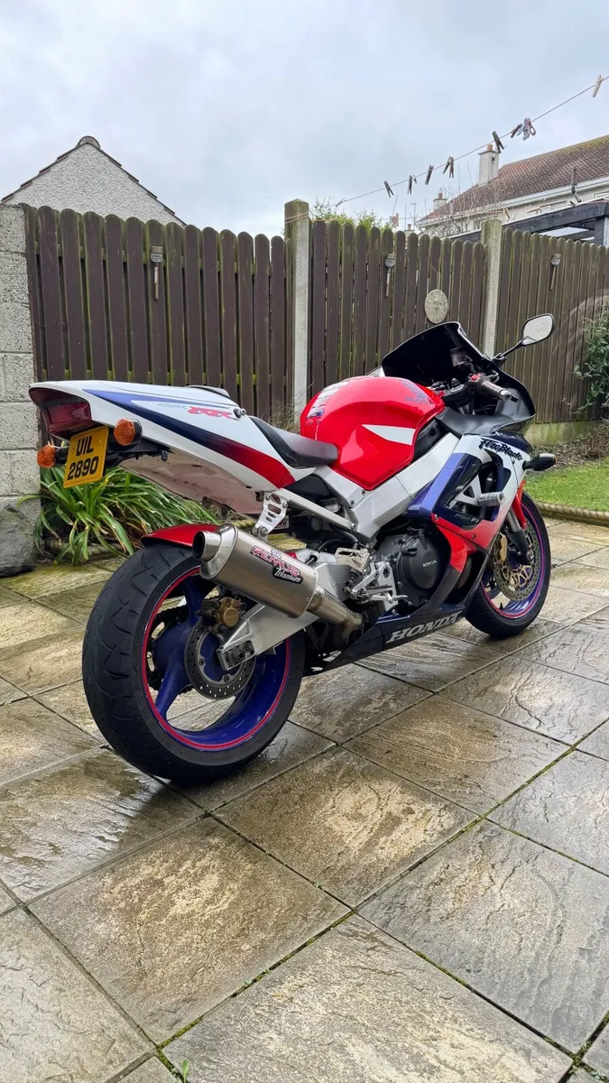 Honda CBR 2001 - Image 1