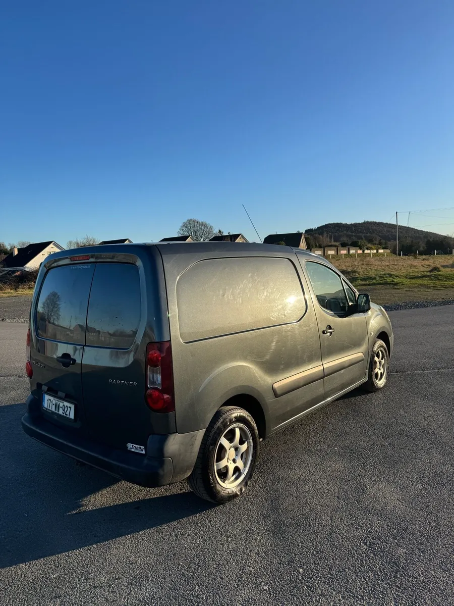 Peugeot Partner **NEW DOE**LOW KMS - Image 2