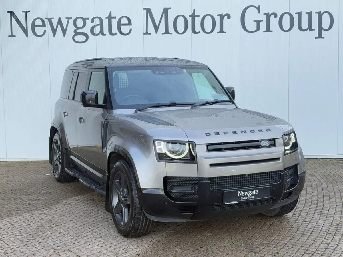 Land Rover Defender 110 3.0D Hard TOP SE - Image 3