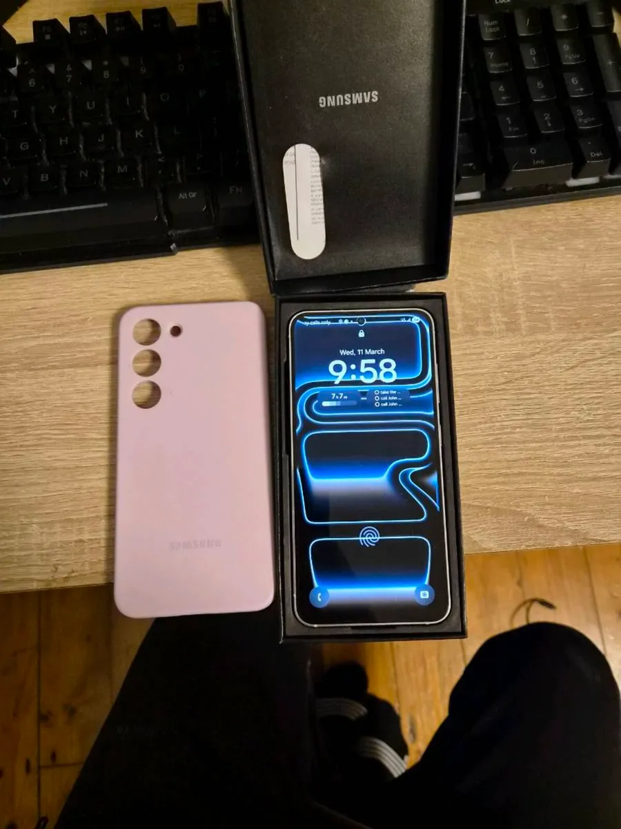 Samsung s23 256gb white excellent condition - Image 1