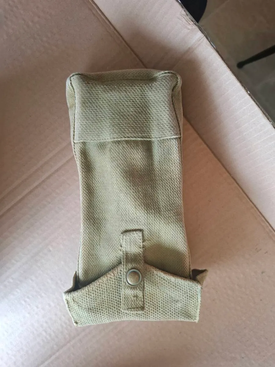 Ww2 ammunition pouch - Image 1