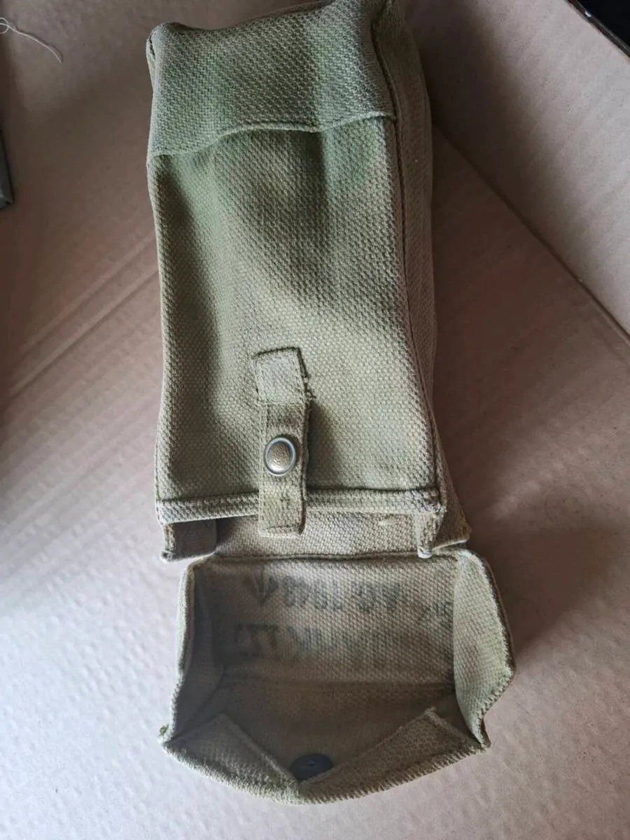 Ww2 ammunition pouch - Image 2