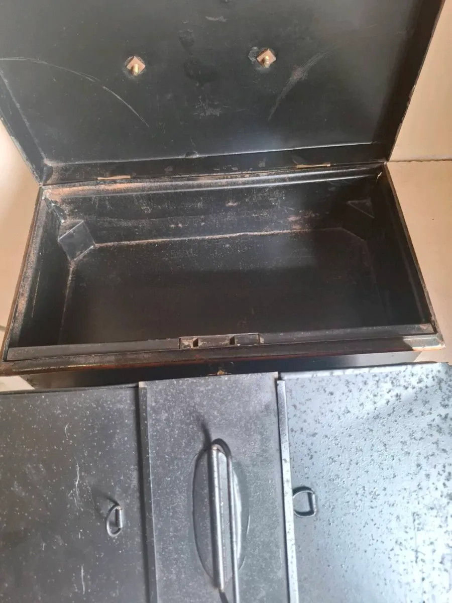 Old cash box - Image 3