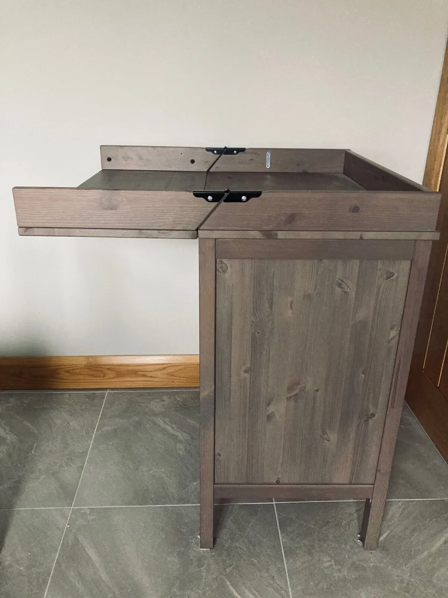 Changing table/chest of drawers - Image 4