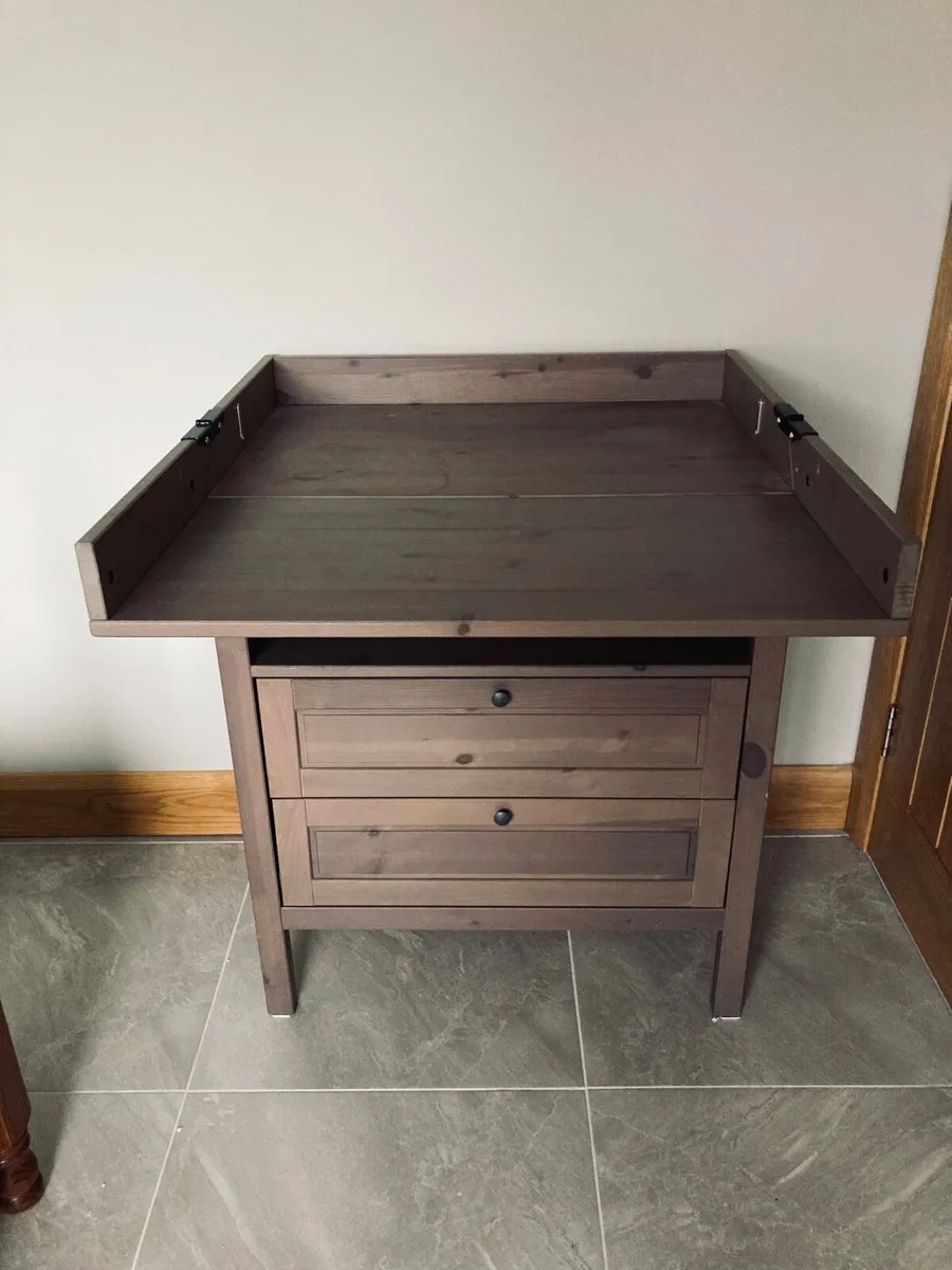 Changing table/chest of drawers - Image 3