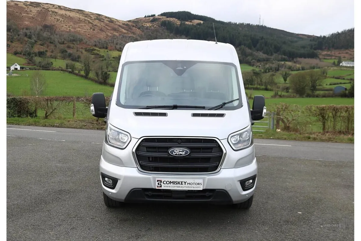 Ford Transit 350 EcoBlue Limited - Image 2