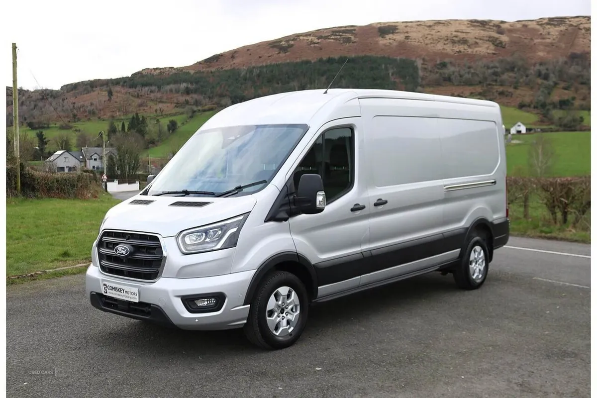 Ford Transit 350 EcoBlue Limited - Image 3