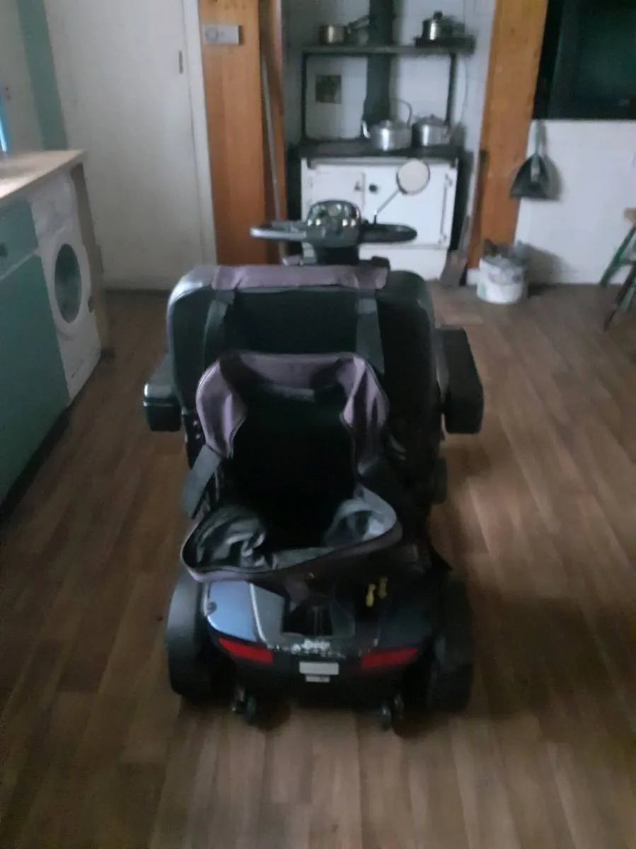 Mobility scooter - Image 1