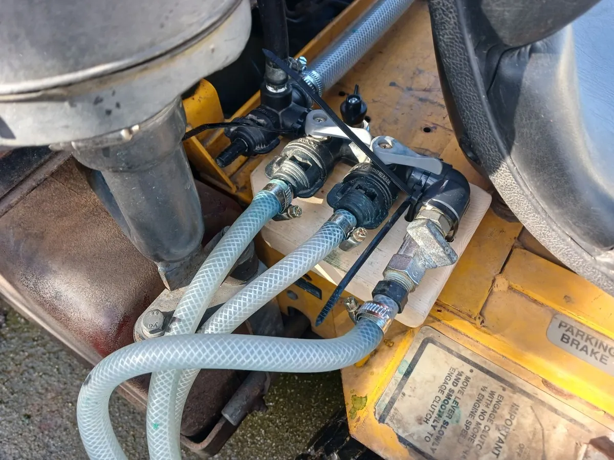 Sprayer (130l, 3m Boom) - Image 4