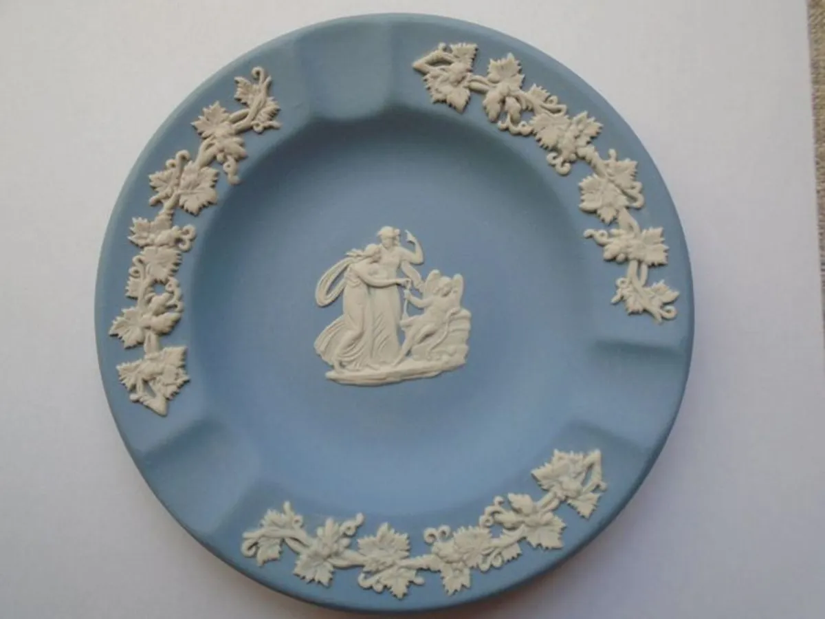 Wedgewood ashtray,Trinket dish, Collectables - Image 1