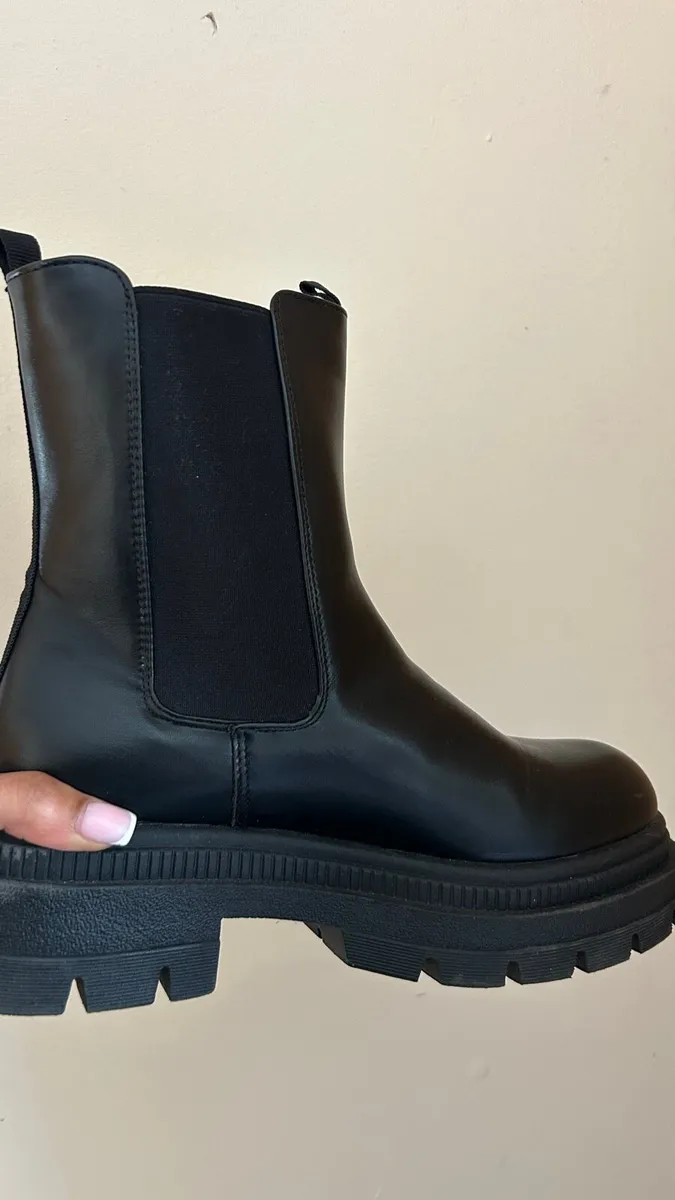Black boots - Image 4