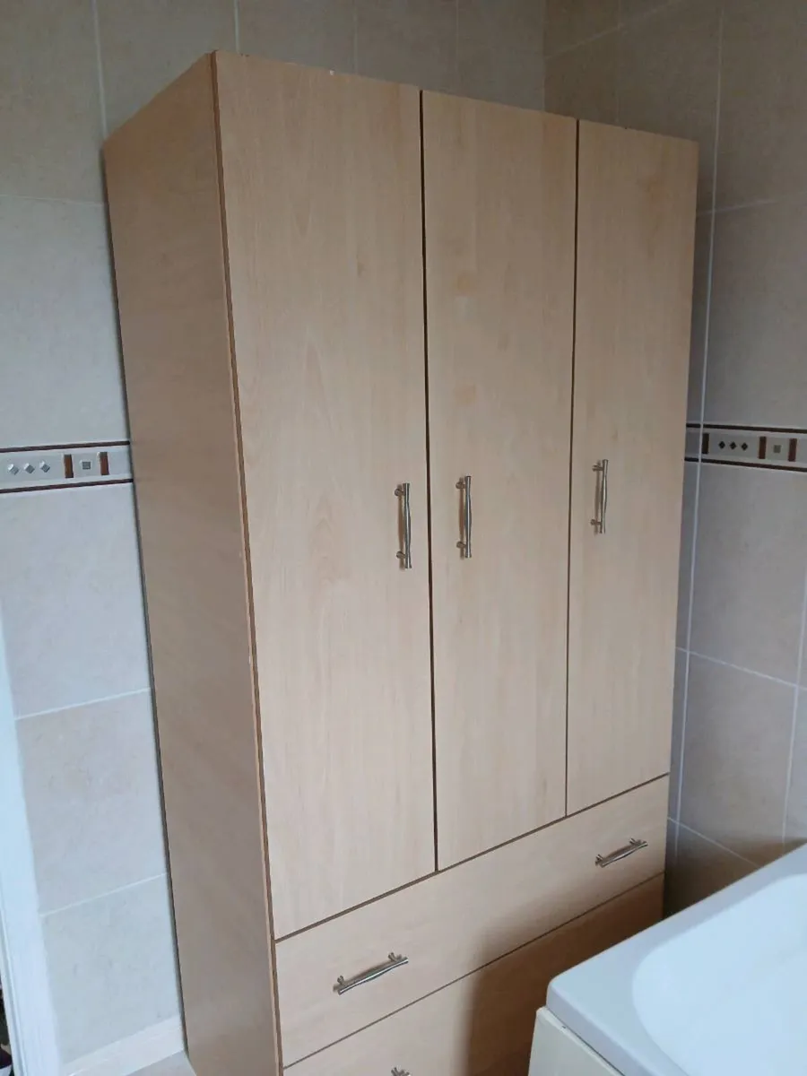 Bedroom wardrobe - Image 2