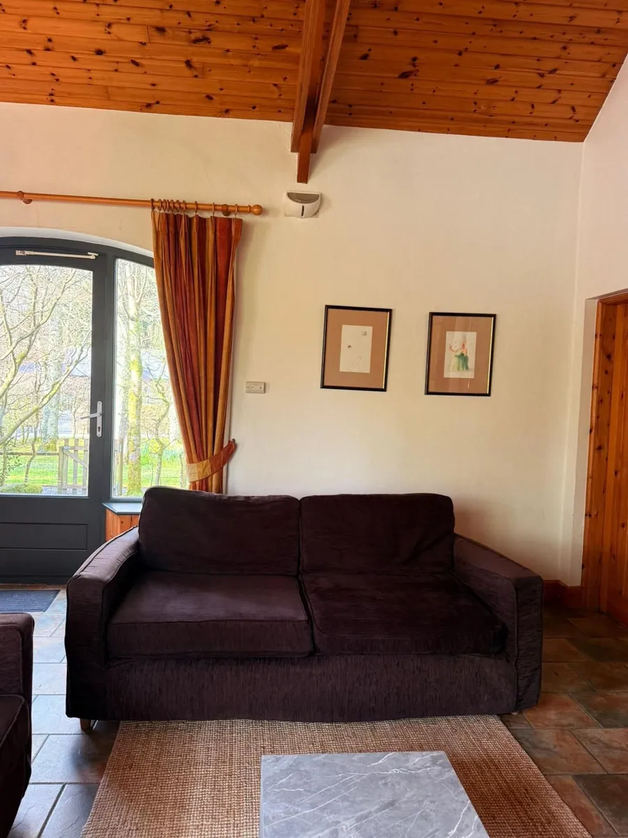 Classic Habitat Couch - Image 2