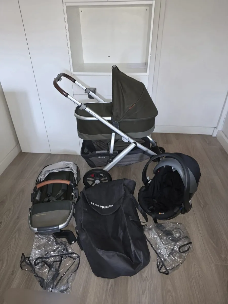 Fantastic cond Uppababy Vista V2 car seat isofix - Image 2