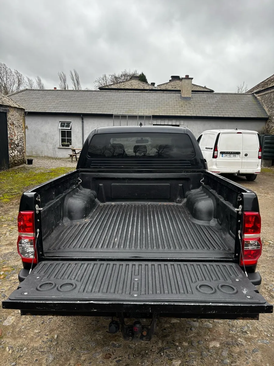 Toyota hilux - Image 4