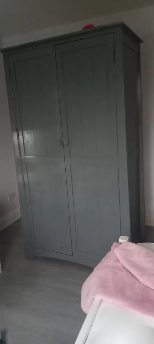 Wardrobe and mirror - Image 1