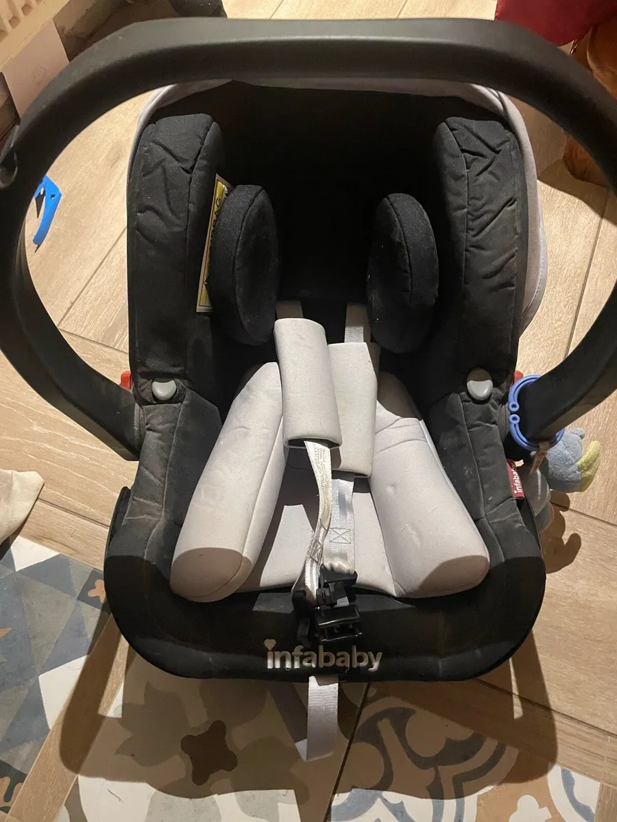 Buggy and car seat - Image 1