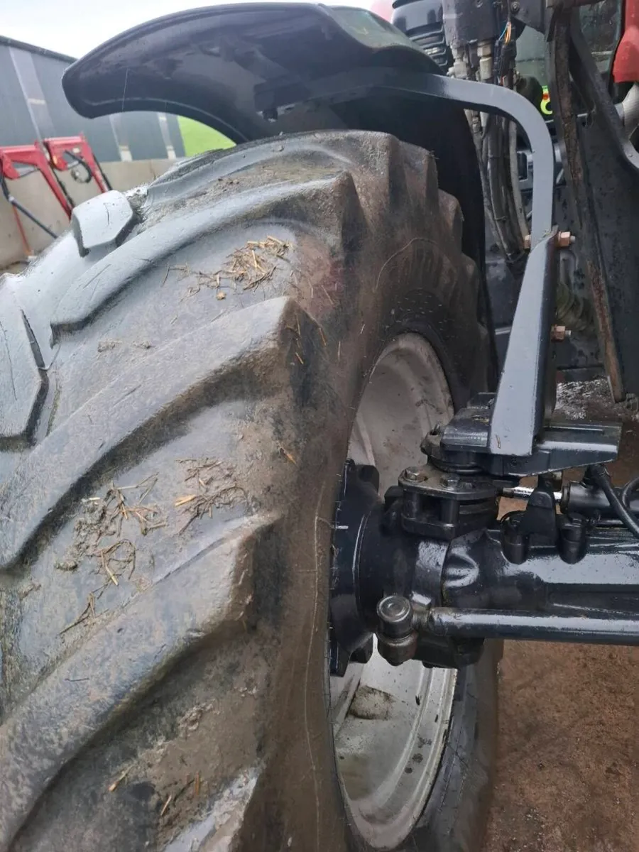 2 tyres 40% thread 420/70/28 - Image 4