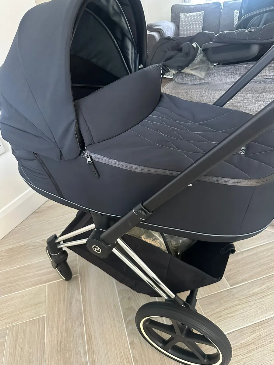 Cybex Platinum Pram & buggy plus iso fix car seat - Image 2
