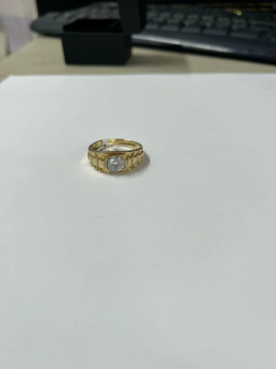 9 carat gold CZ ring - Image 3