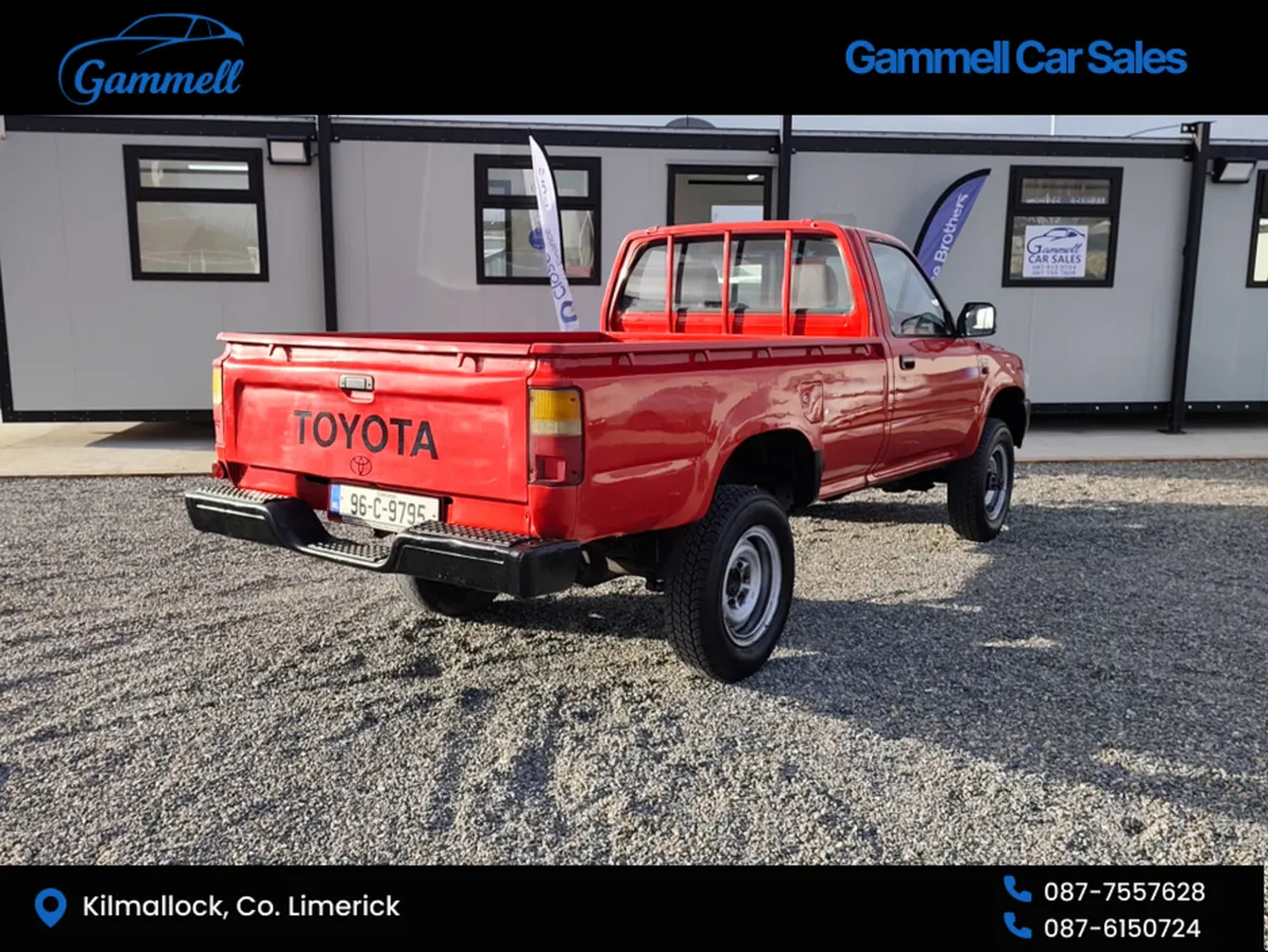 Toyota Hilux 2.4D 4X4 - Image 2