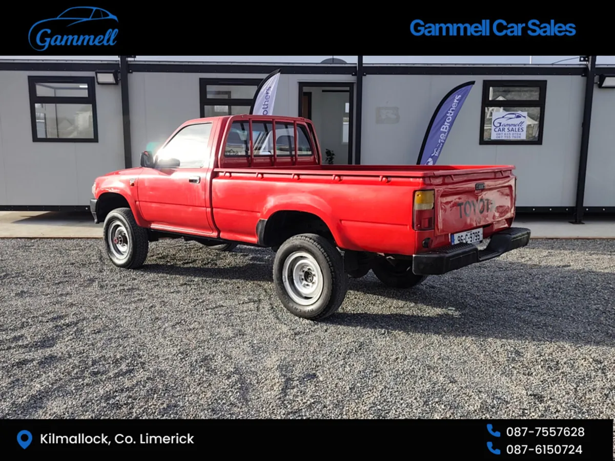 Toyota Hilux 2.4D 4X4 - Image 4