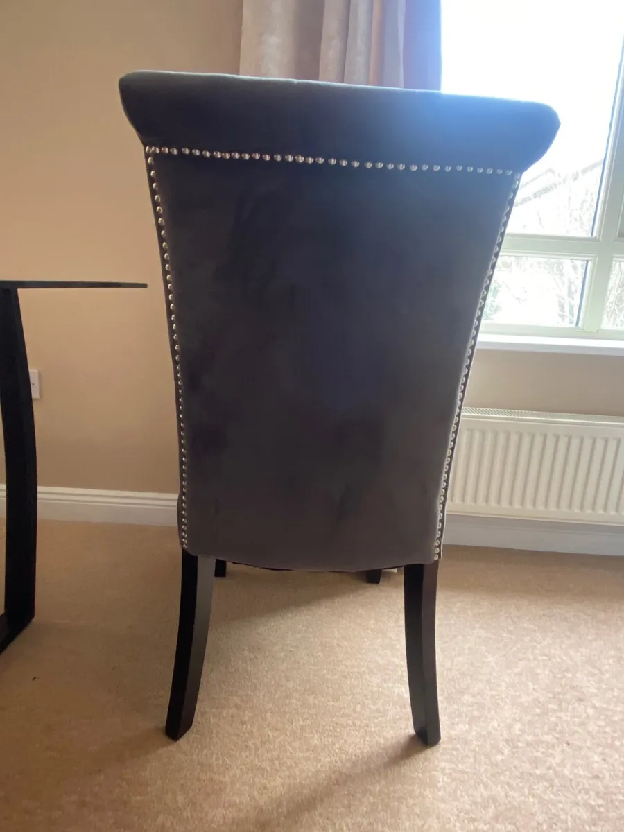 Glass table and 6 chairs - Image 2