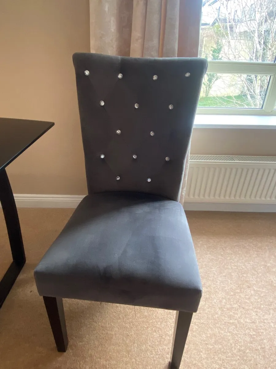 Glass table and 6 chairs - Image 3