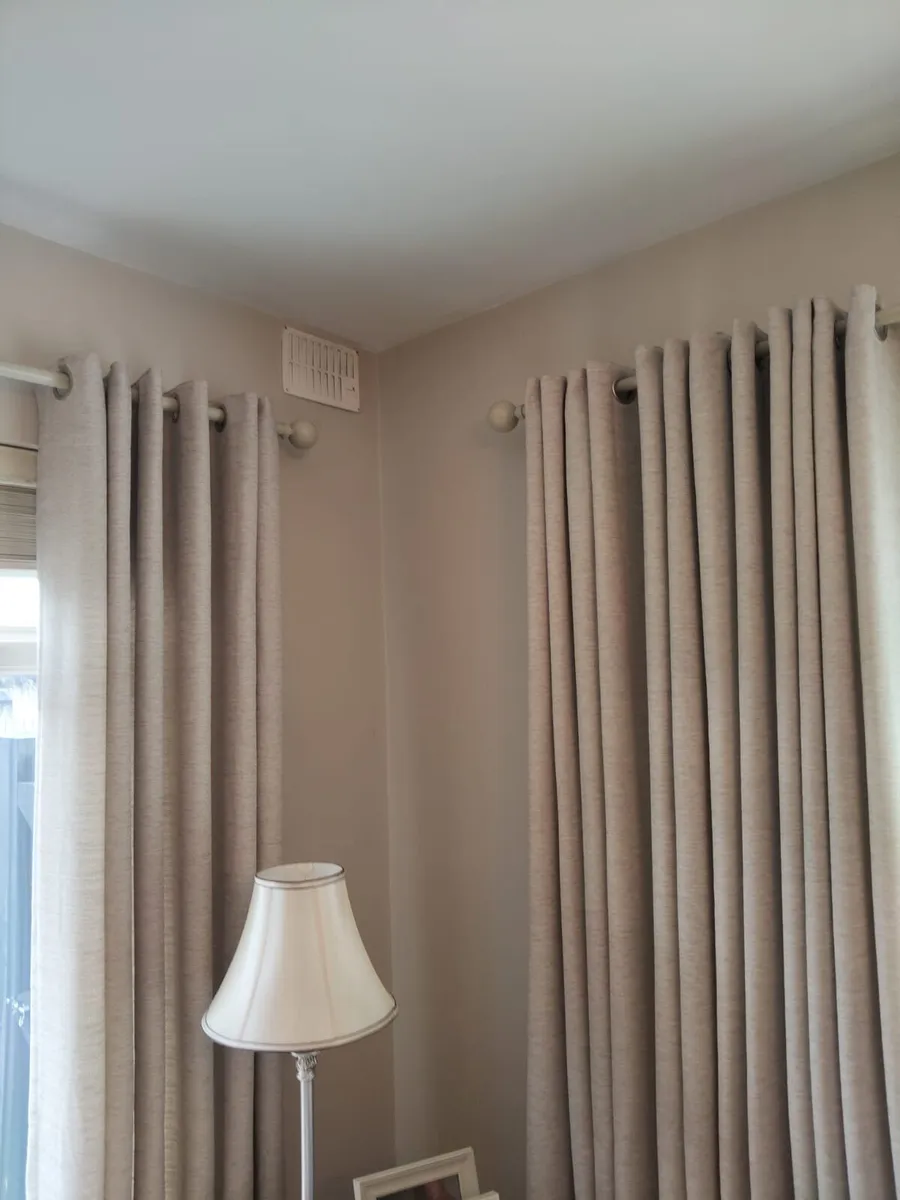 Curtains - Image 3