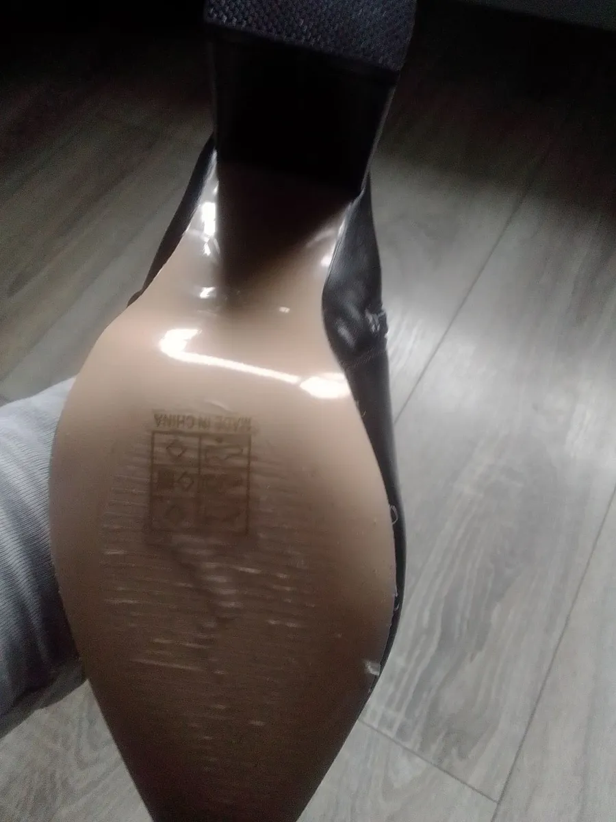 Boots - Image 3