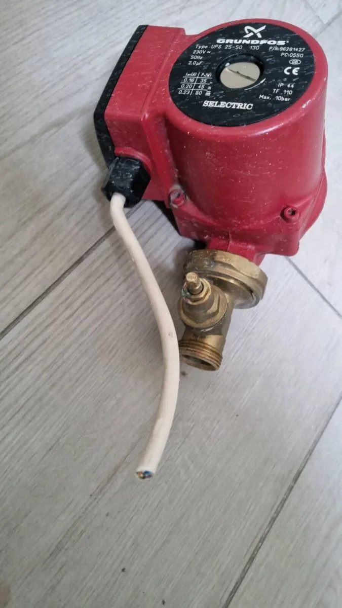 Grundfos Circulating Pump - Image 3