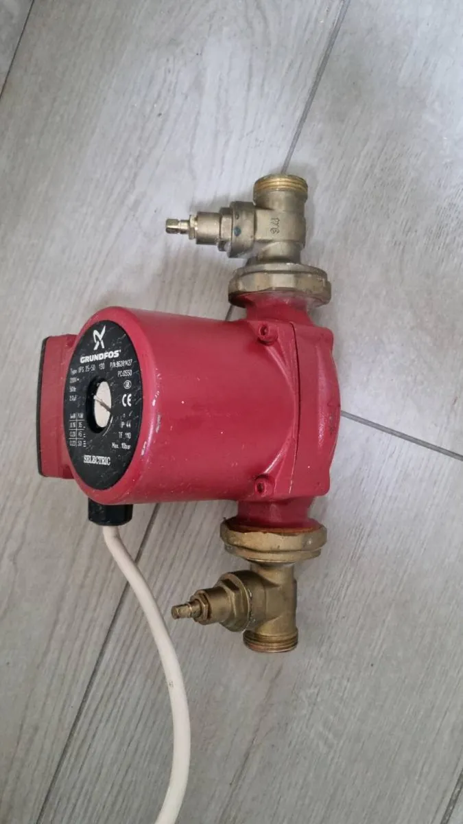 Grundfos Circulating Pump - Image 4