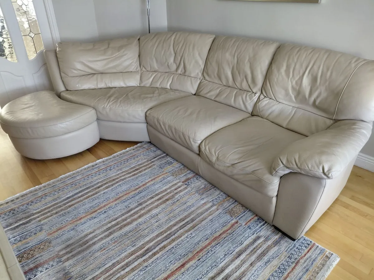 Leather couch  (Free)