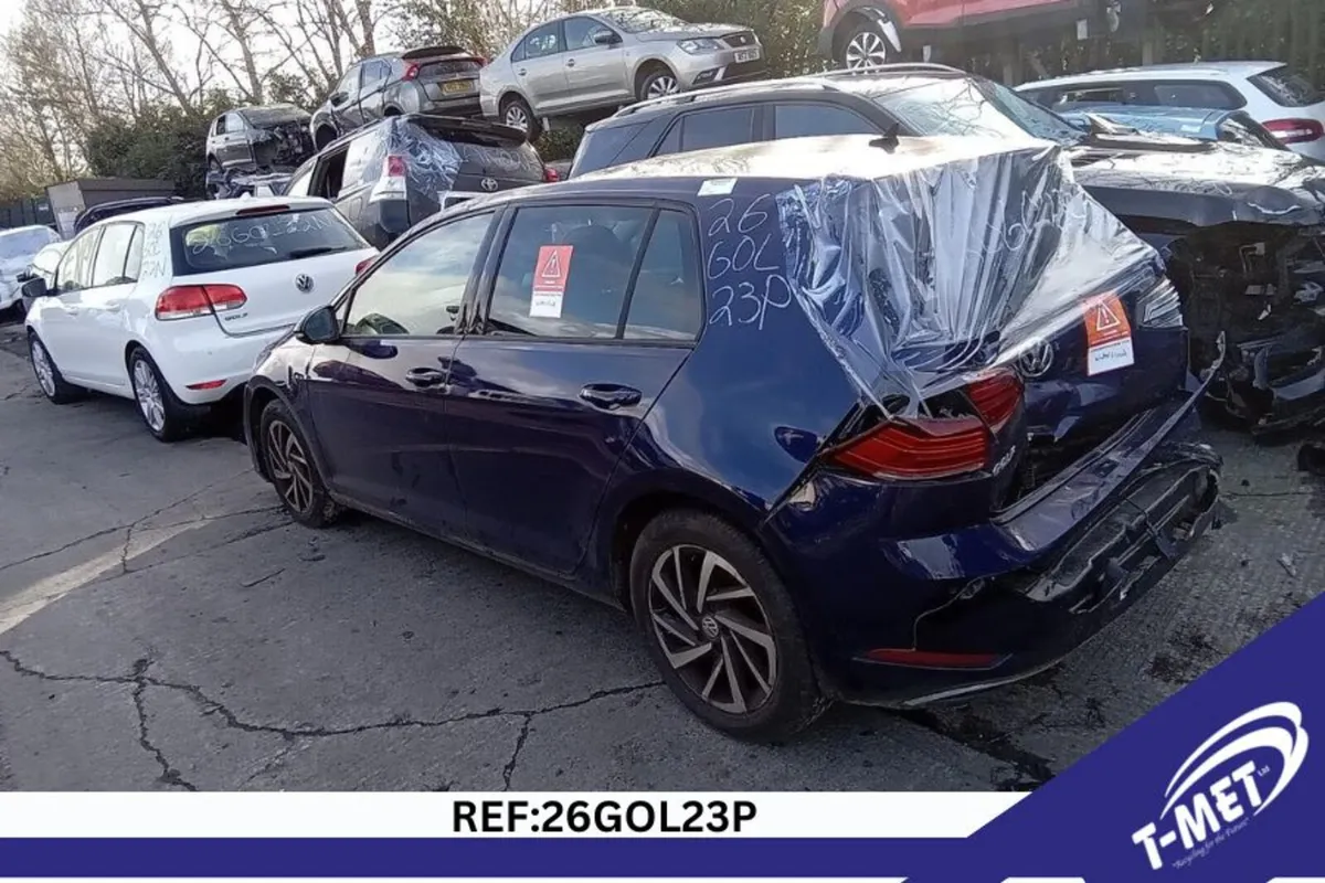 2020 VOLKSWAGEN GOLF BREAKING FOR PARTS - Image 2