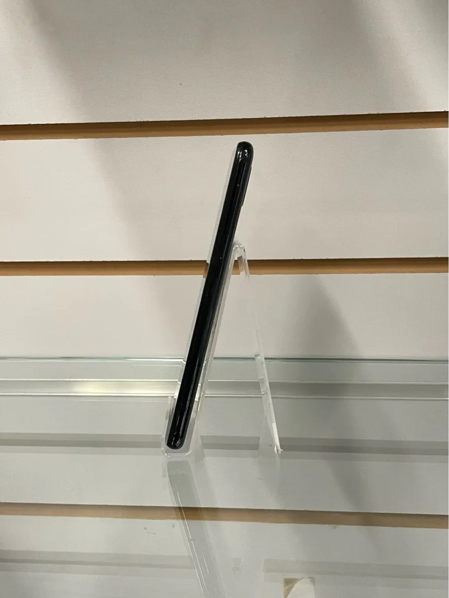 Samsung A20e - Image 4