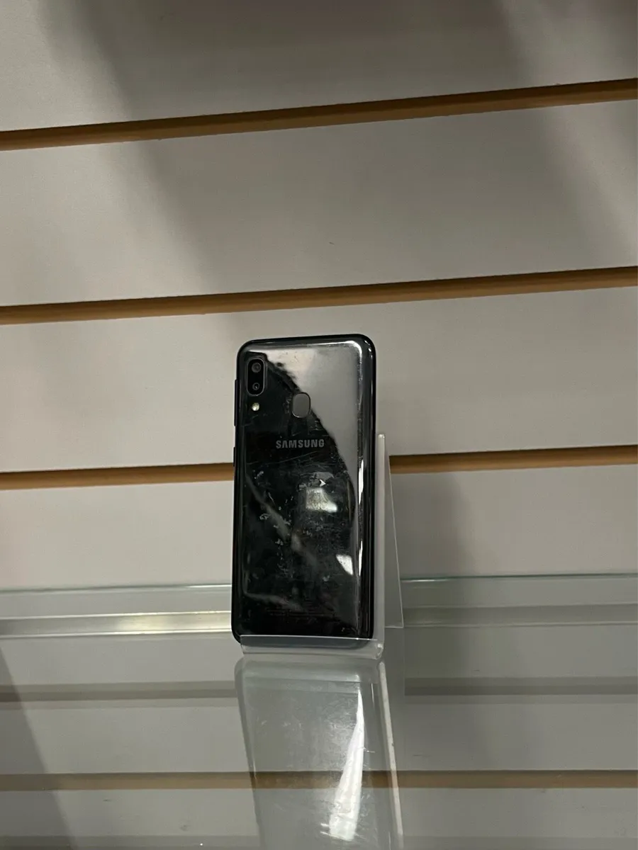 Samsung A20e - Image 1