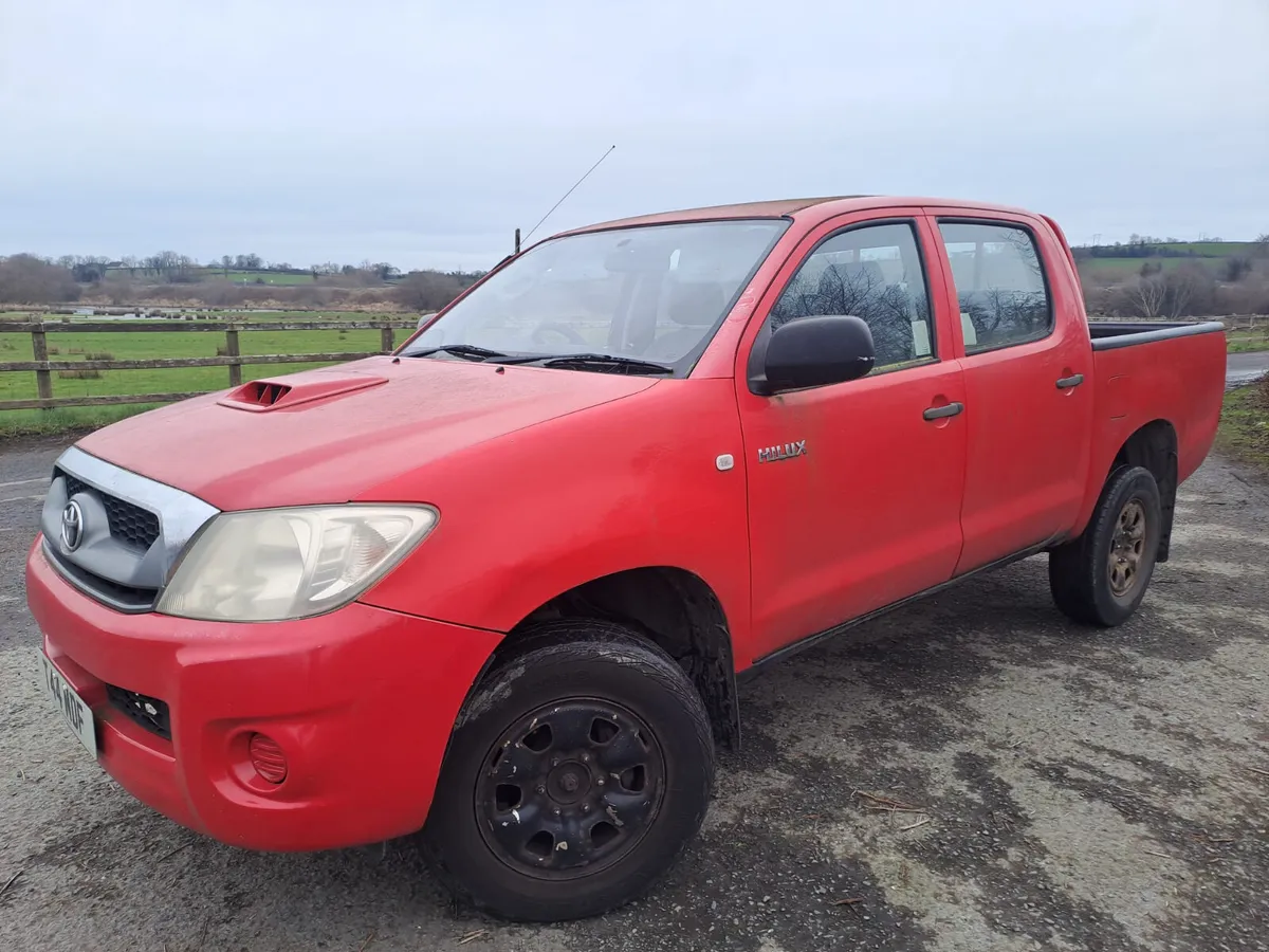 2010 Toyota Hilux 2.5 D4D Crew cab 95k mls only !! - Image 4