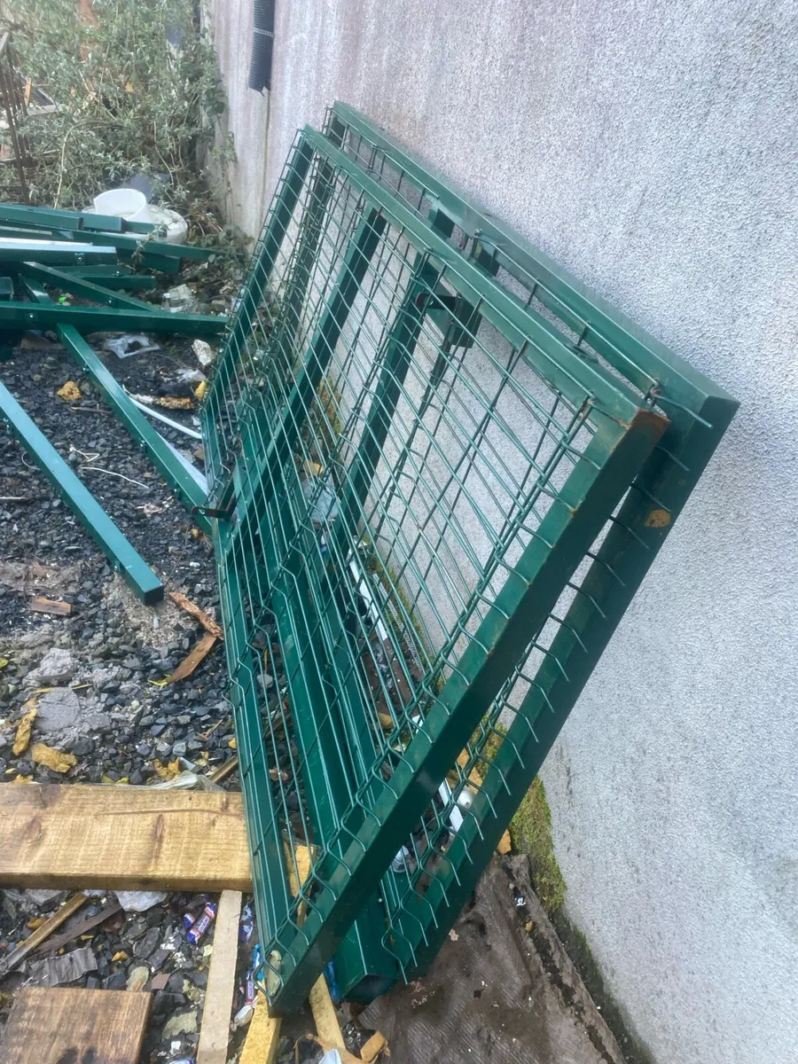 Steel fencing 253 meters used - Image 1