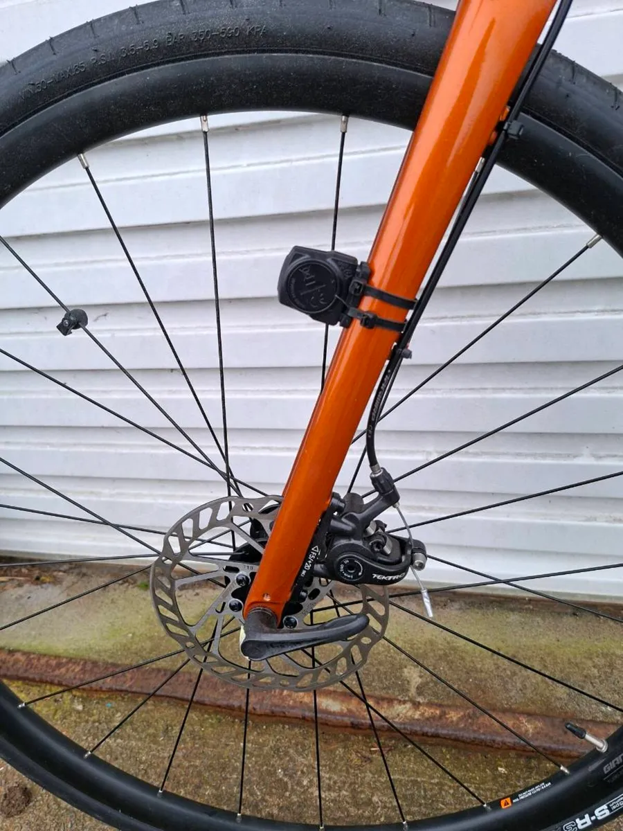Giant Contend AR 3 Road Bike in Amber Glow - Image 3