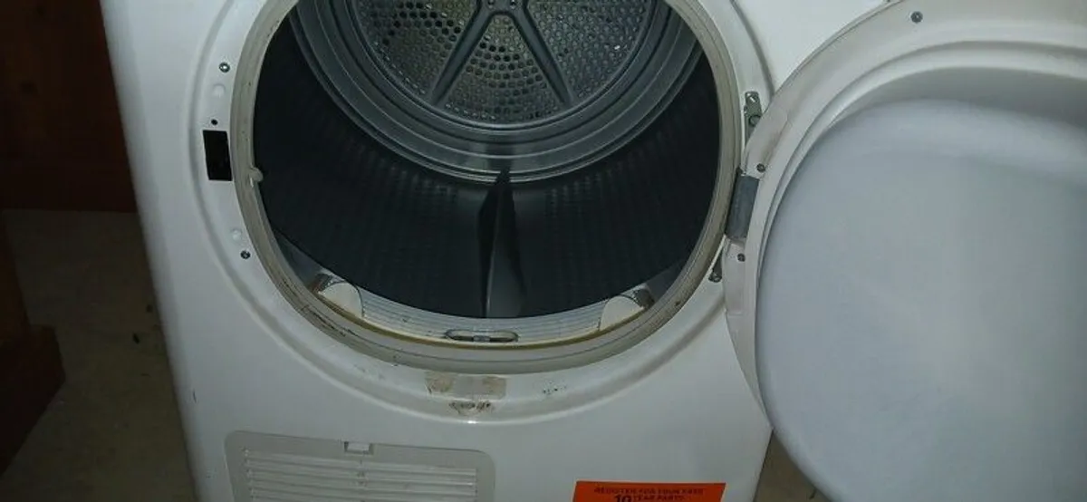 Hotpoint Condenser Tumble Dryer. - Image 3
