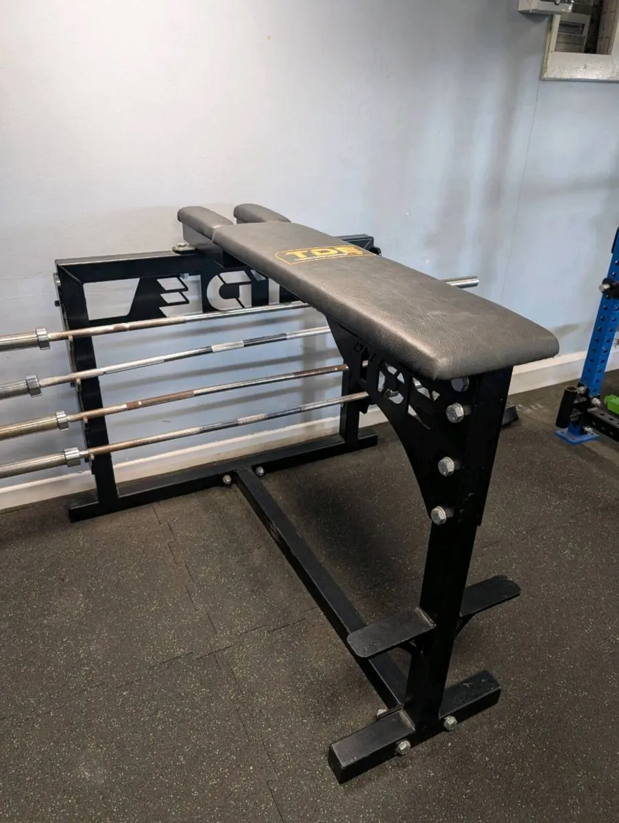 Seal row bench - Image 1