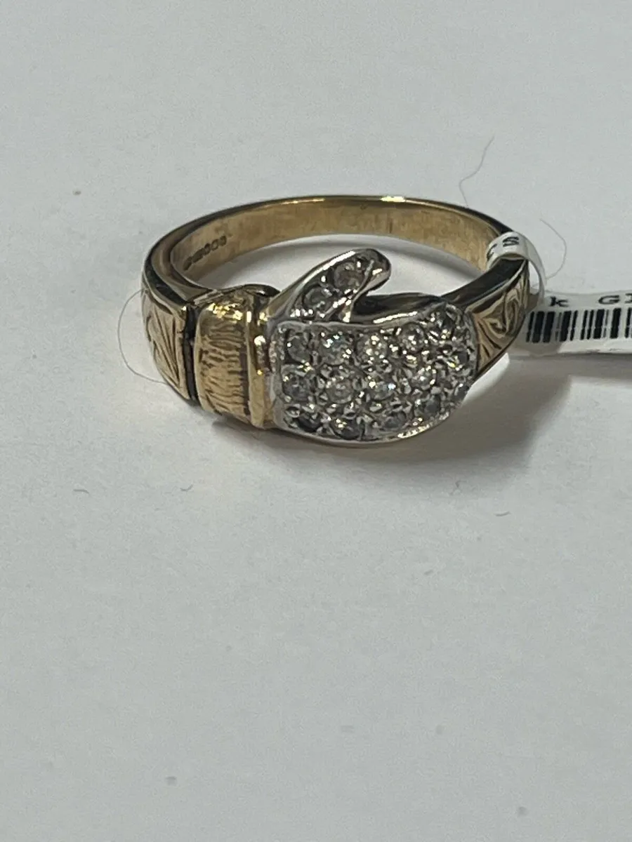 9k gold cz ring. - Image 1