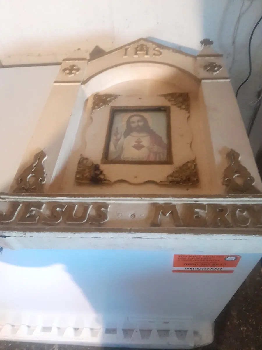 Vintage wooden regilious shrine - Image 2