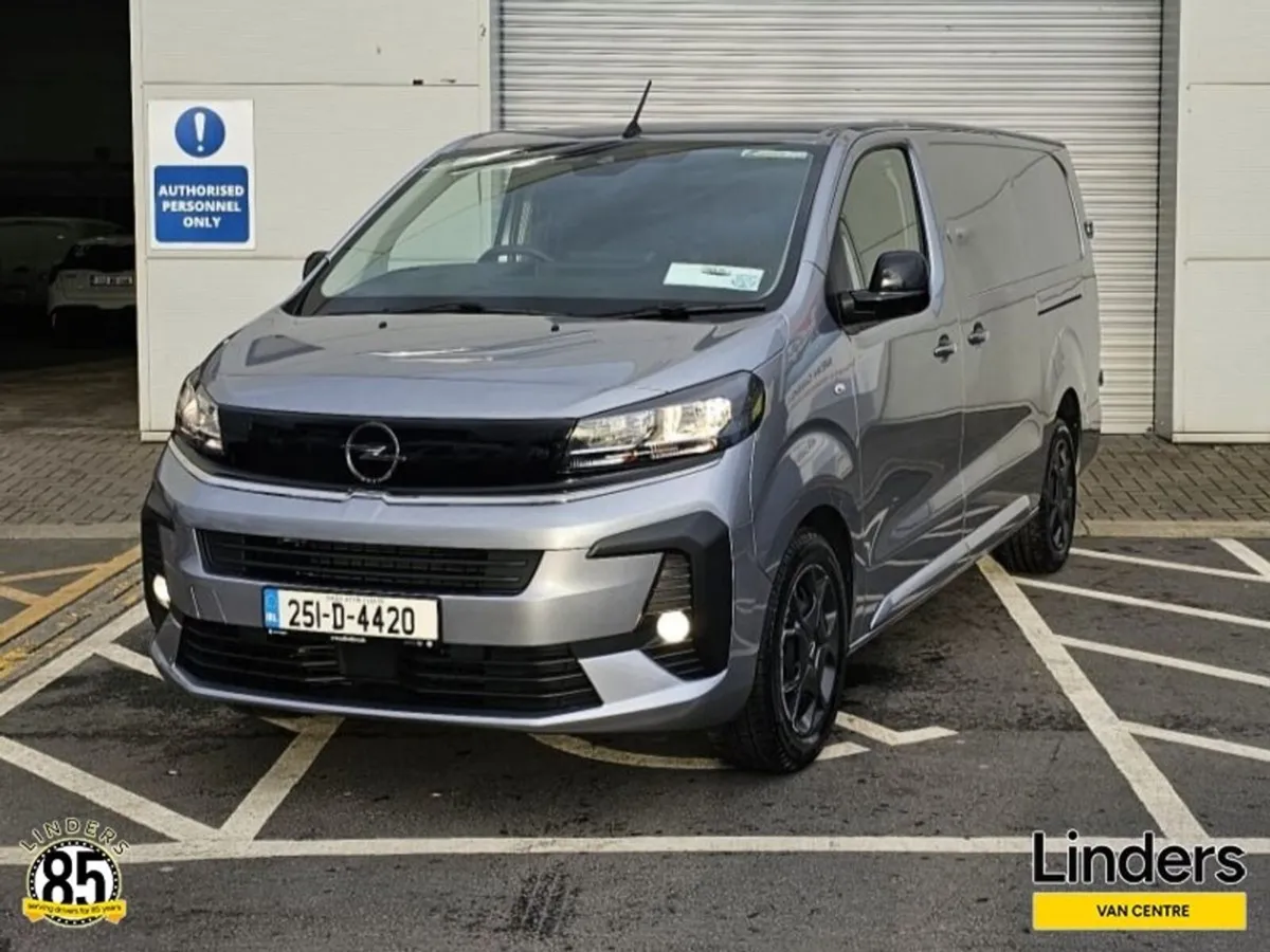 Opel Vivaro LWB SPORTIVE EX DEMO - Image 2
