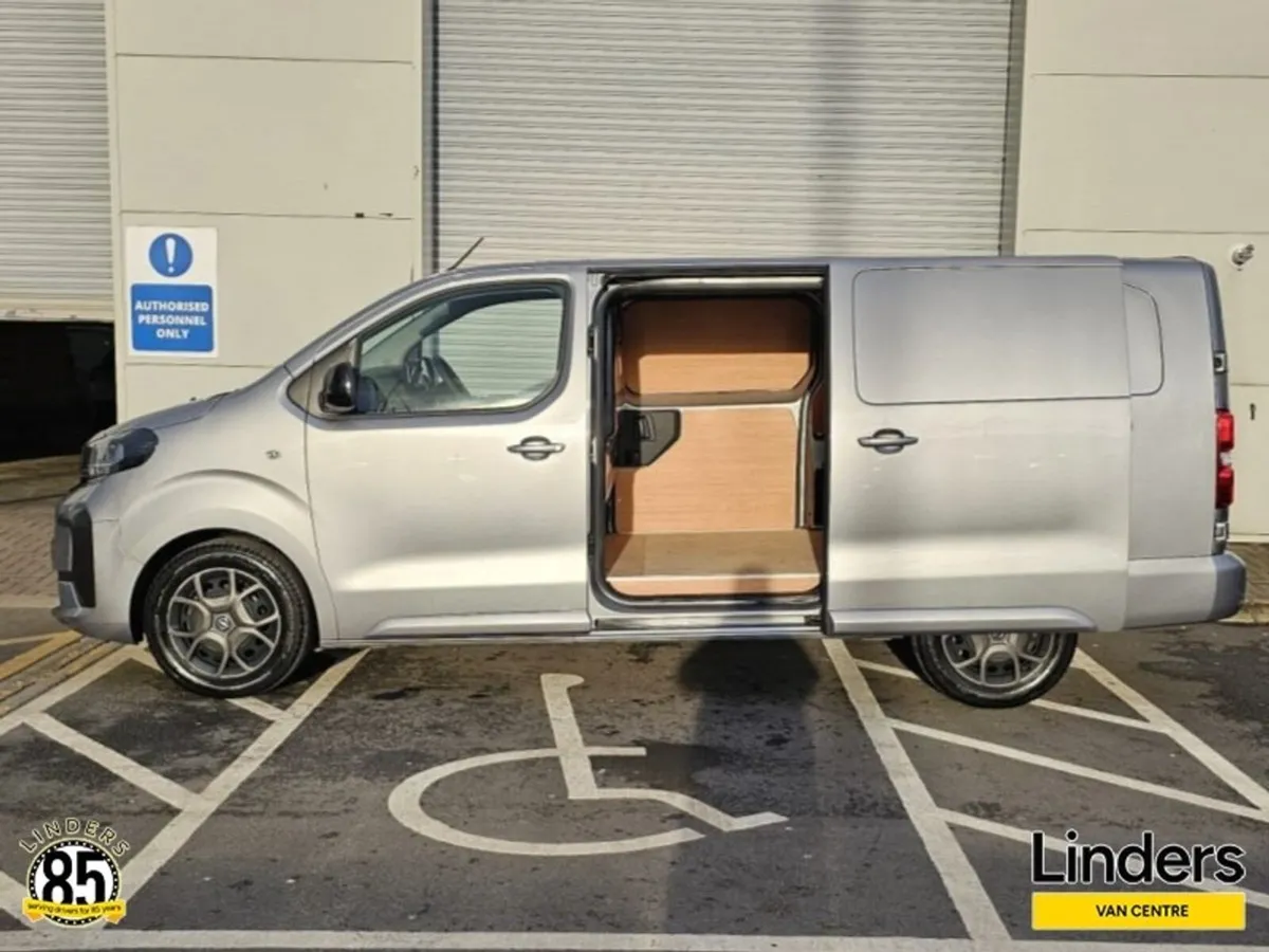 Opel Vivaro LWB SPORTIVE EX DEMO - Image 3