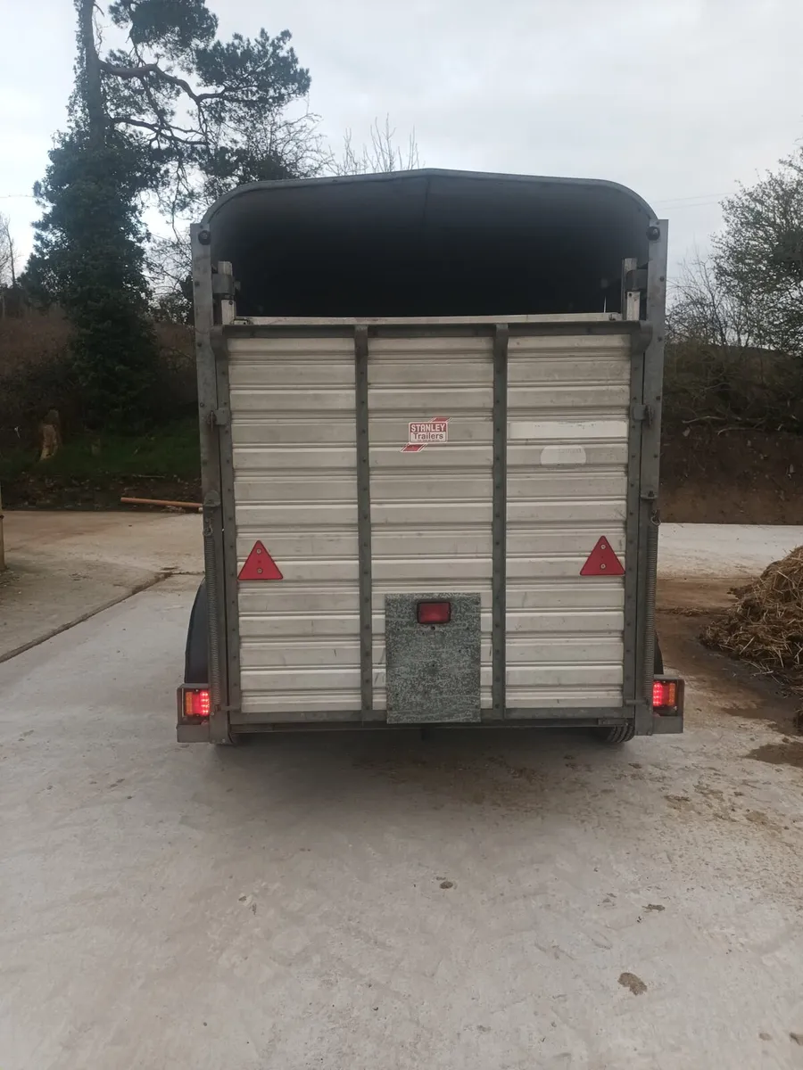 Ifor Williams cow box 10ft immaculate - Image 4