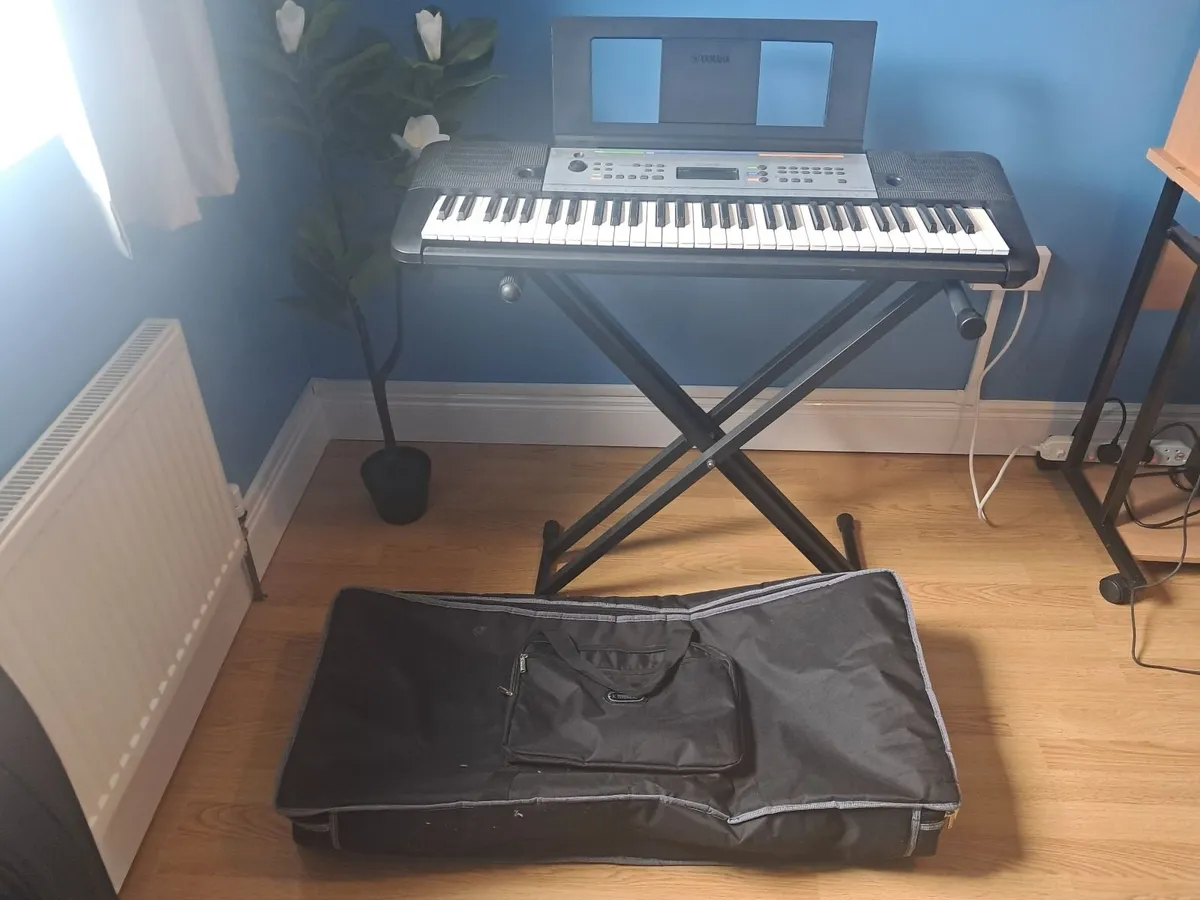 Yamaha YPT-255 electric Keyboard, stand and case - Image 1