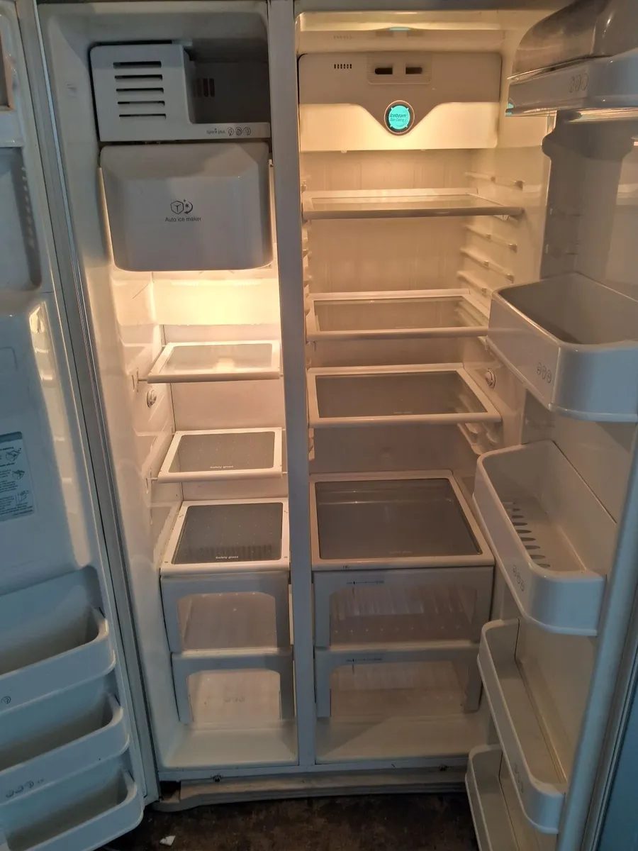 AMERICAN FRIDGE AND FREEZER - Image 4