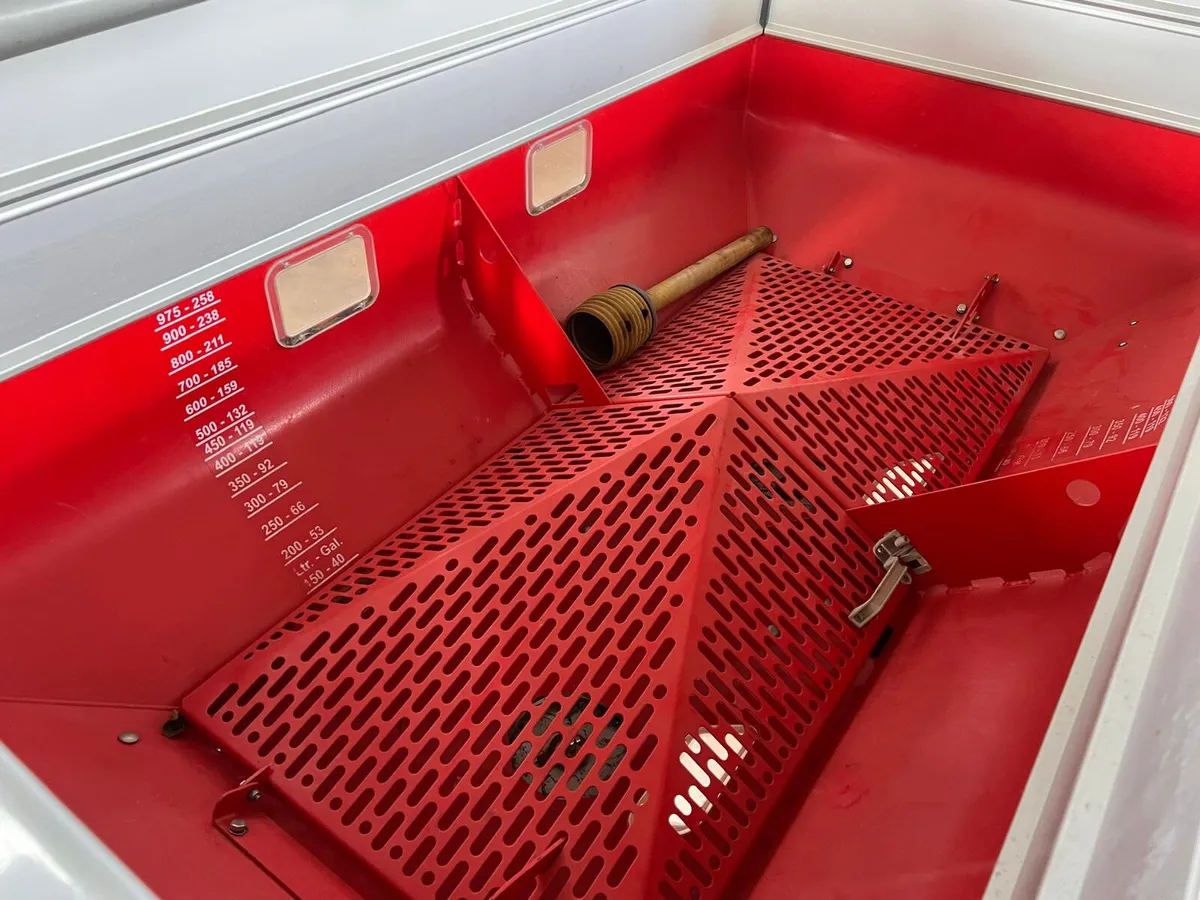 Kverneland Exacta CL fertilizer sower - Image 3